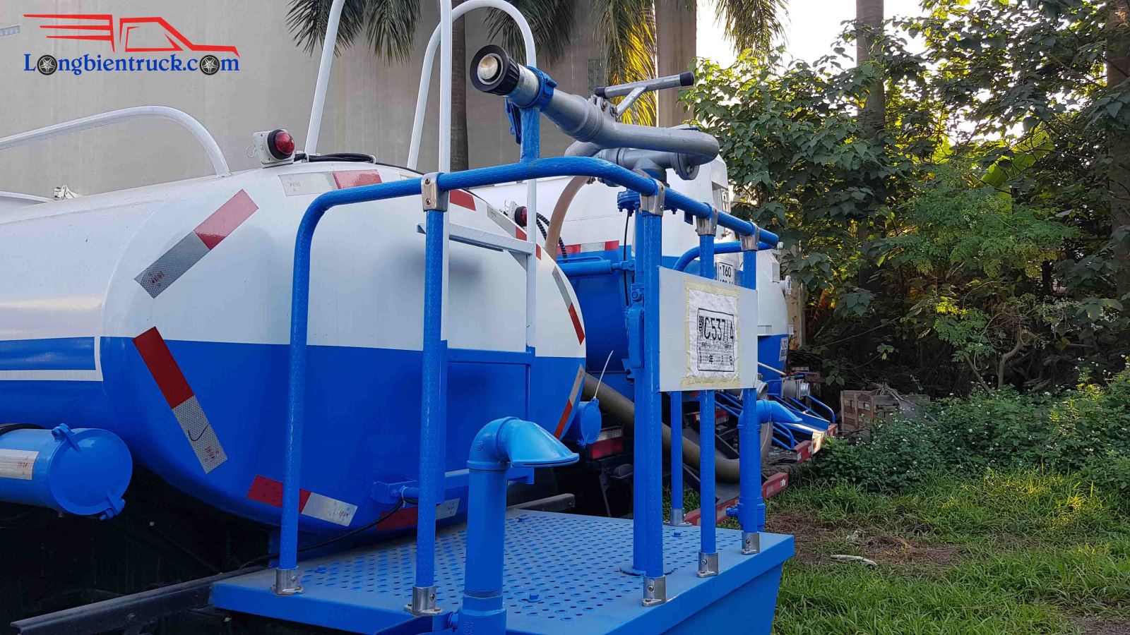 Súng phun cao áp của xe Dongfeng tưới nước rửa đường 5 khối Súng phun cao áp của xe Dongfeng tưới nước rửa đường 5 khối