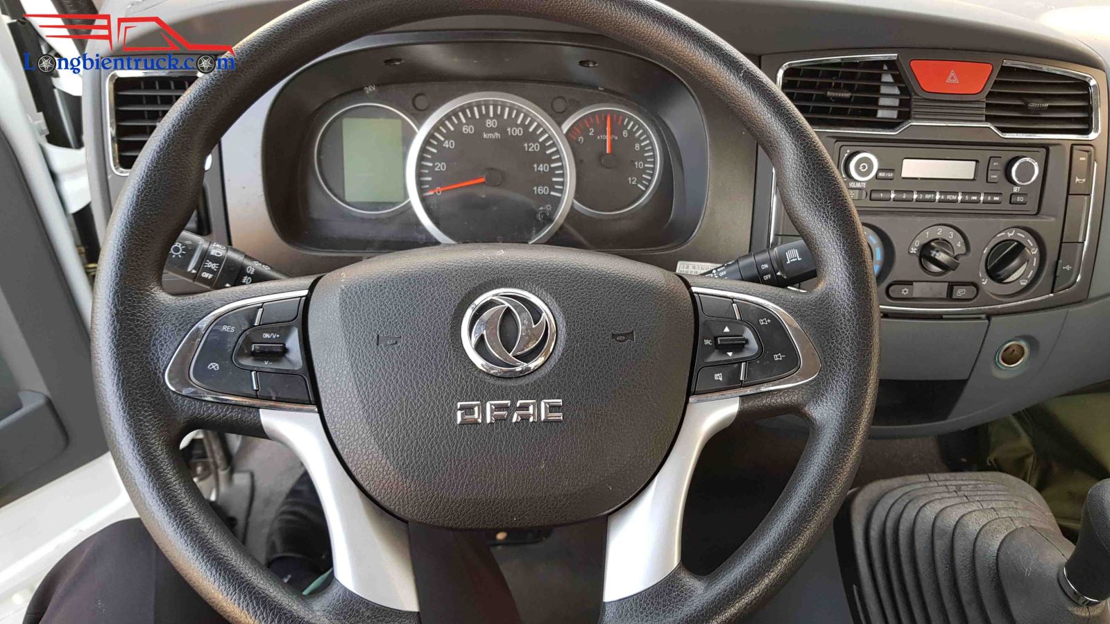 Vô lăng của xe Dongfeng 5 khối phun nước rửa đường Vô lăng của xe Dongfeng 5 khối phun nước rửa đường