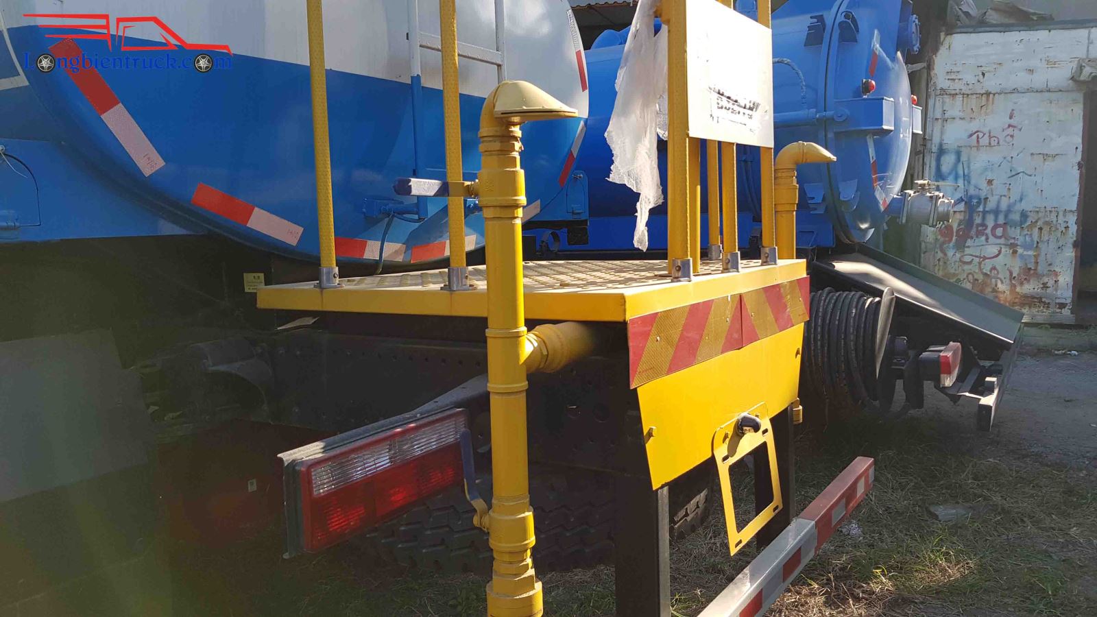 Bệ đứng cho người điều khiển cần phun nước Bệ đứng cho người điều khiển cần phun nước