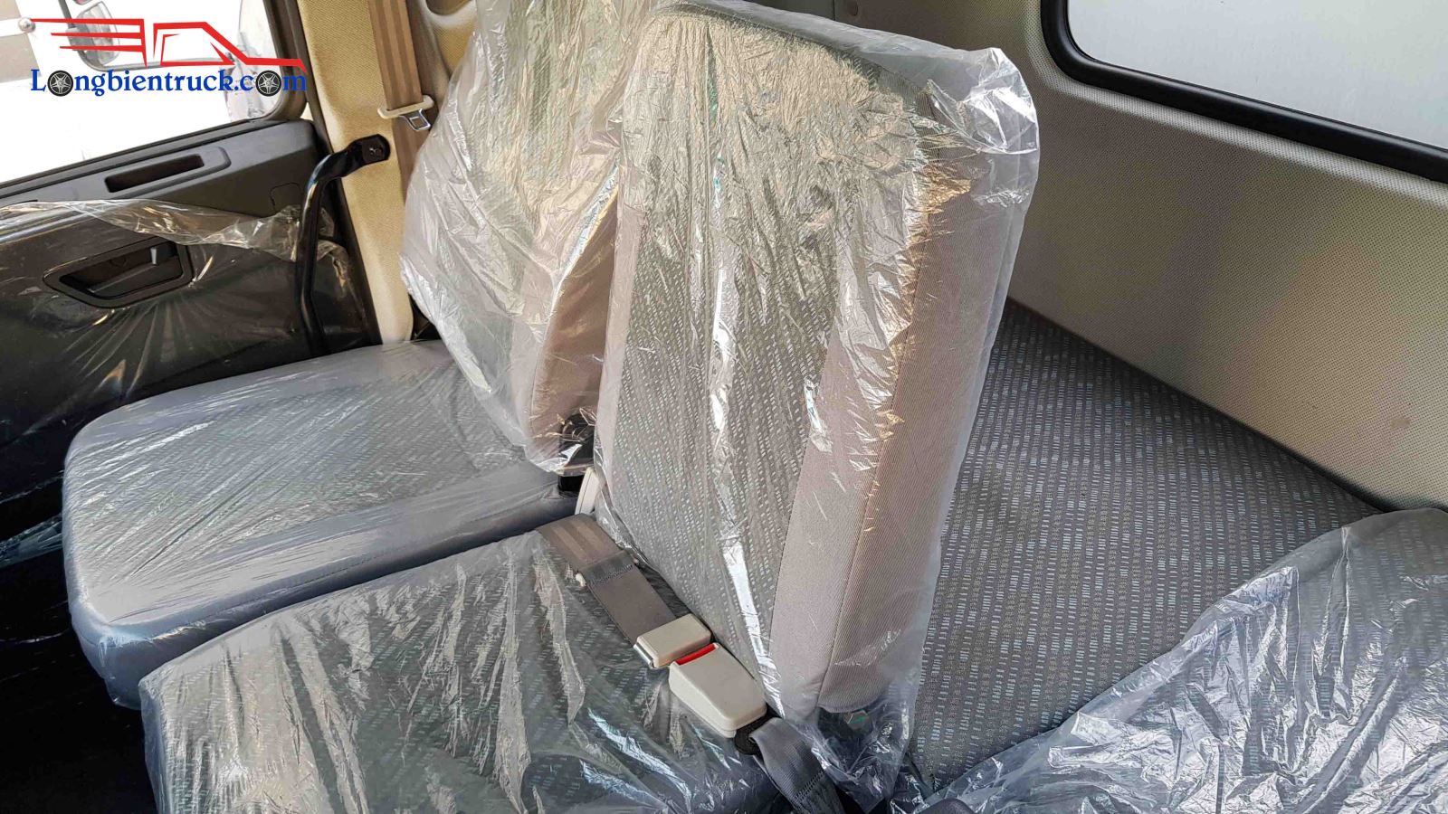 Xe phun nước rửa đường 9 khối dongfeng nhập khẩu Euro 5