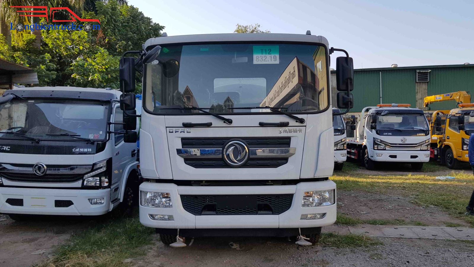 Xe phun nước rửa đường 9 khối dongfeng nhập khẩu Euro 5