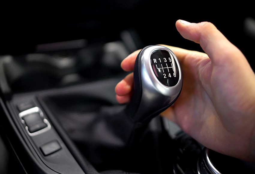 Hướng dẫn xử lý nhanh khi xe tải bị kẹt số ngay trên đường